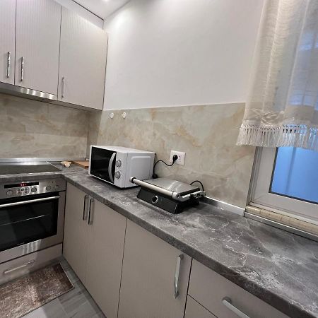 Apartment Tirana On Myslym Shyri ภายนอก รูปภาพ