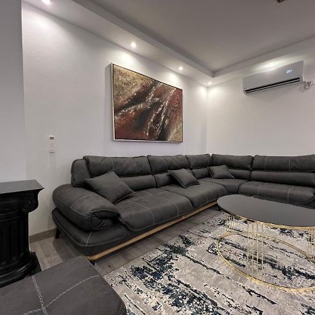 Apartment Tirana On Myslym Shyri ภายนอก รูปภาพ