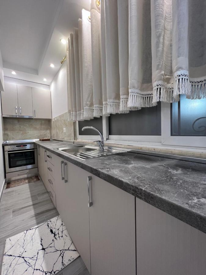 Apartment Tirana On Myslym Shyri ภายนอก รูปภาพ